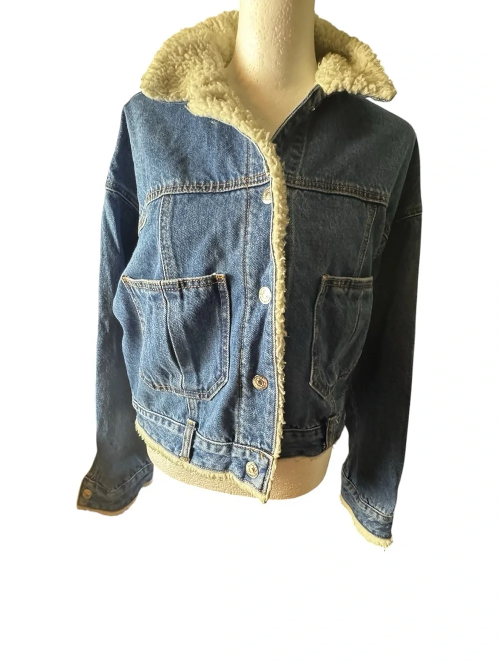 FOREVER 21 Denim Sherpa-Lined Jacket in Blue and Cream Sz S - Picture 3 of 9